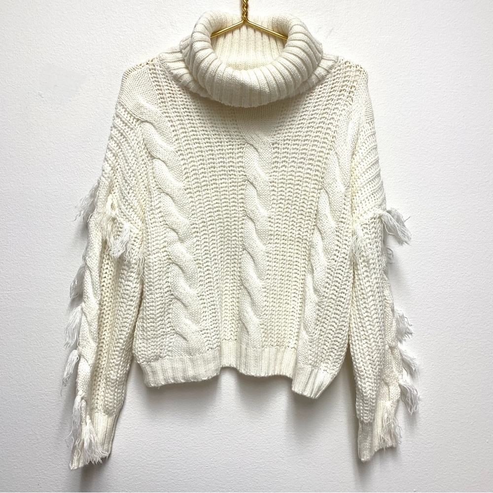 Simplee Boxy Cable Knit Fringe Turtleneck Sweater Size Small Ivory Chunky Knit